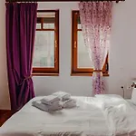 το σπιτι της ελευθερίας και της σοφίας Villa *