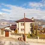 το σπιτι της ελευθερίας και της σοφίας Villa *