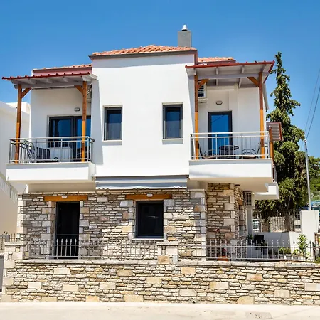 σε πετρινο σπιτι Potos