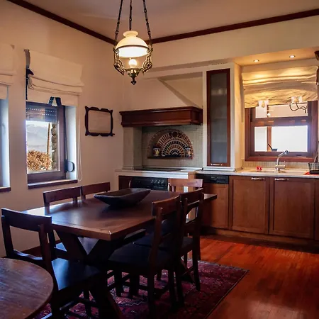 Το Σπιτι Της Ελευθερίας Και Της Σοφίας * Кастория