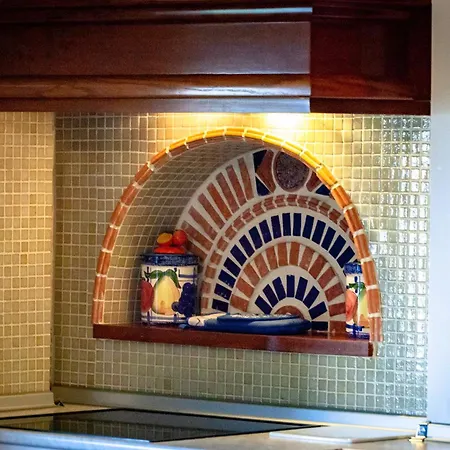 Το Σπιτι Της Ελευθερίας Και Της Σοφίας * Kasztoriá