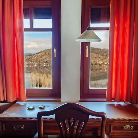 Το Σπιτι Της Ελευθερίας Και Της Σοφίας *