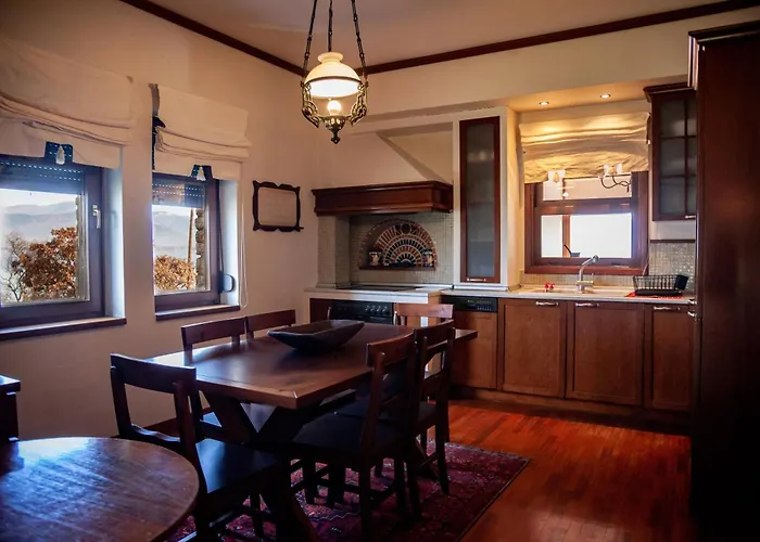 Το Σπιτι Της Ελευθερίας Και Της Σοφίας * Kasztoriá