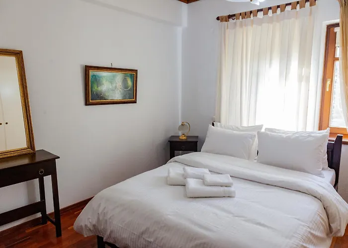 Το Σπιτι Της Ελευθερίας Και Της Σοφίας *