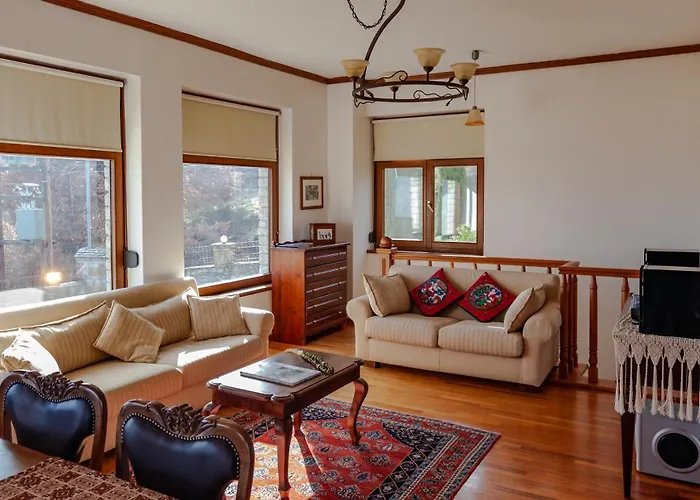 Το Σπιτι Της Ελευθερίας Και Της Σοφίας * Кастория