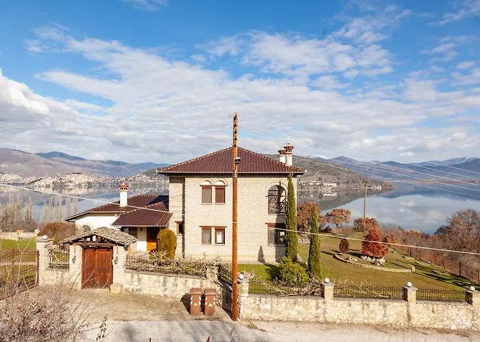 Το Σπιτι Της Ελευθερίας Και Της Σοφίας * Kasztoriá