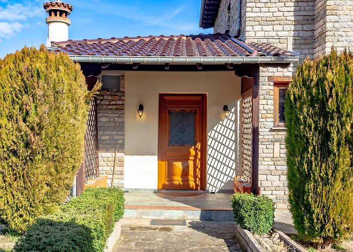 Το Σπιτι Της Ελευθερίας Και Της Σοφίας *