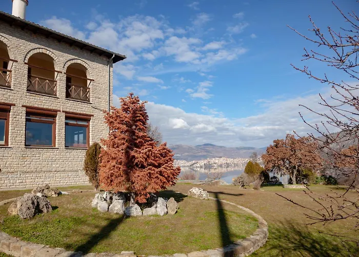 Το Σπιτι Της Ελευθερίας Και Της Σοφίας * Kasztoriá